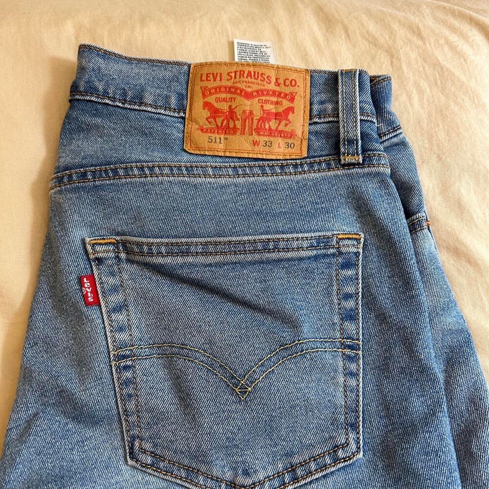 Levis slim fit light